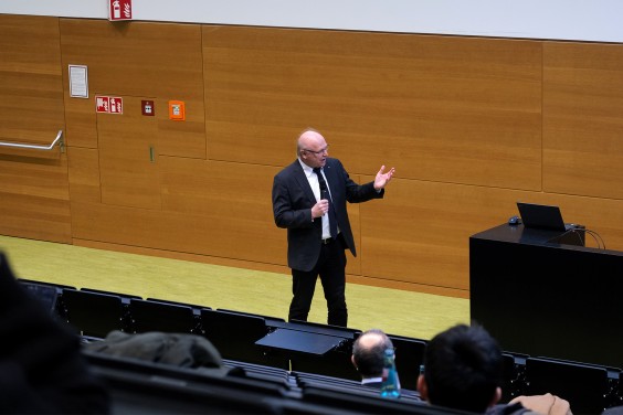 Prof. Andreas Dreizler (TU Darmstadt) welcoming the guests to the seminar.
